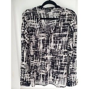 G Collection black and  white Geometric  Long Sleeve button Top Blouse Size 1X